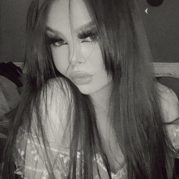 Meet your Posher, Zo - Picture 1 of 1